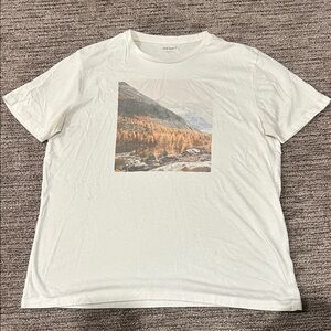 Old Navy Graphic T-Shirt with Mountain Print